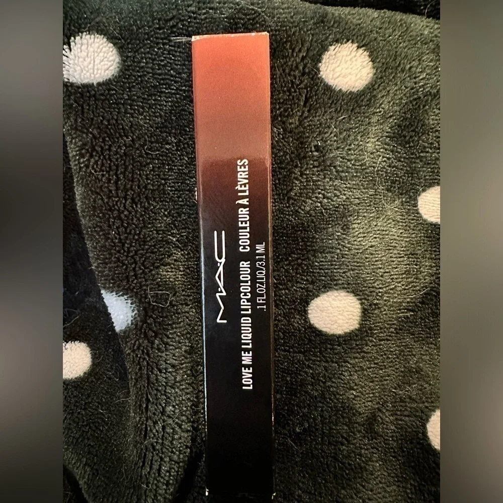 MAC Love Me Liquid Lipcolour Lipstick BRAGGING RIGHTS New in box